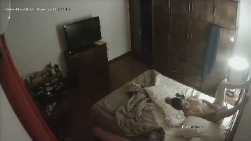 CCTV camera caught her fingering 118