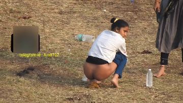 Girls Peeing 175