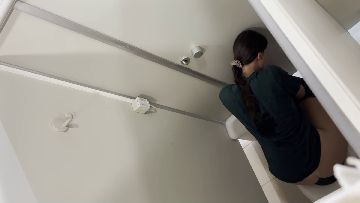 Girls Peeing 91