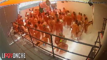 Sex in swingers club 104