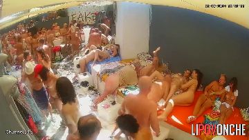 Sex in swingers club 115