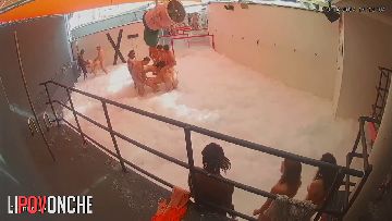 Sex in swingers club 143