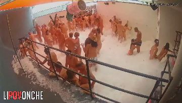 Sex in swingers club 158