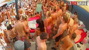 Sex in swingers club 36