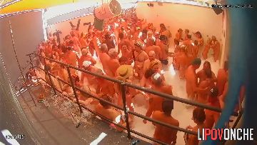 Sex in swingers club 58