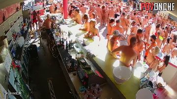 Sex in swingers club 59