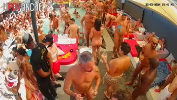 Sex in swingers club 71