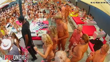 Sex in swingers club 78