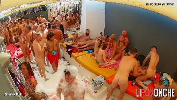 Sex in swingers club 79